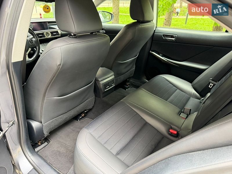 Седан Lexus IS 2016 в Киеве