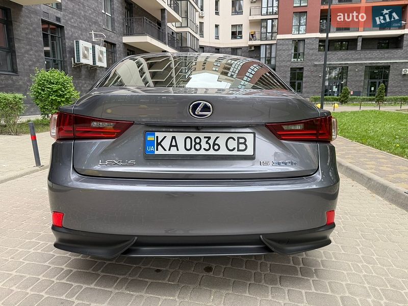 Седан Lexus IS 2016 в Киеве