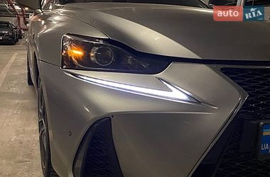 Седан Lexus IS 2018 в Киеве
