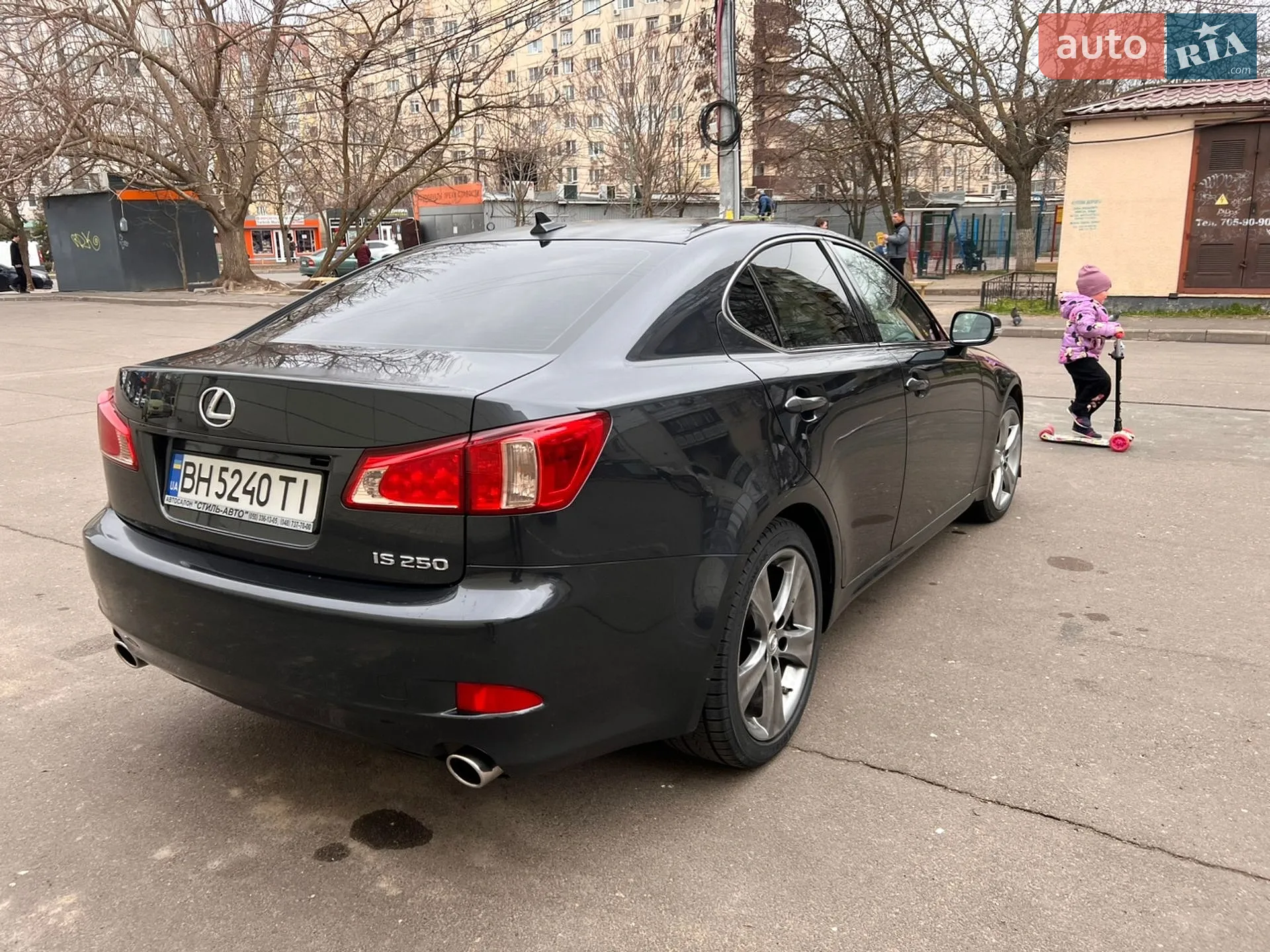 2011 Lexus IS - мініатюра 4