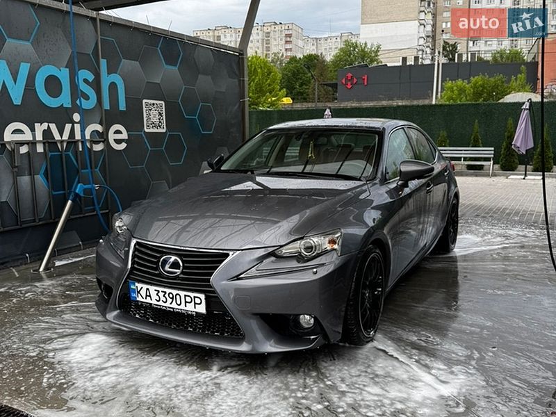 Lexus IS 2013