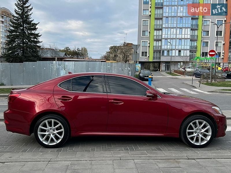 Седан Lexus IS 2012 в Львове