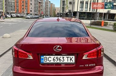 Седан Lexus IS 2012 в Львове