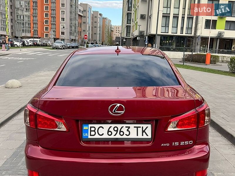 Седан Lexus IS 2012 в Львове