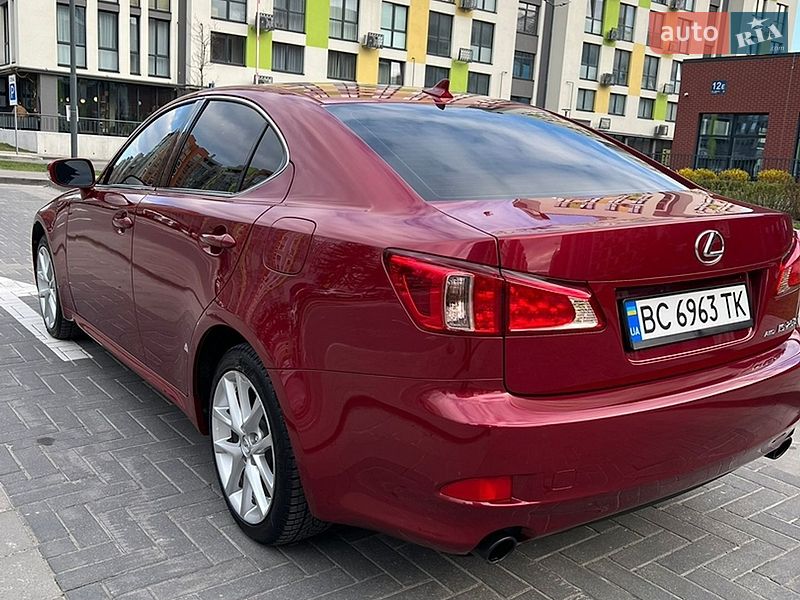 Седан Lexus IS 2012 в Львове