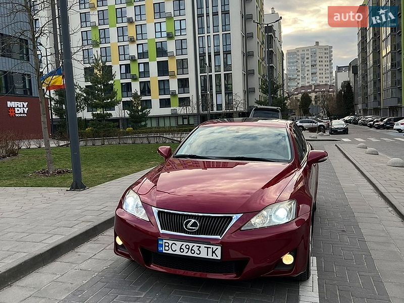 Седан Lexus IS 2012 в Львове
