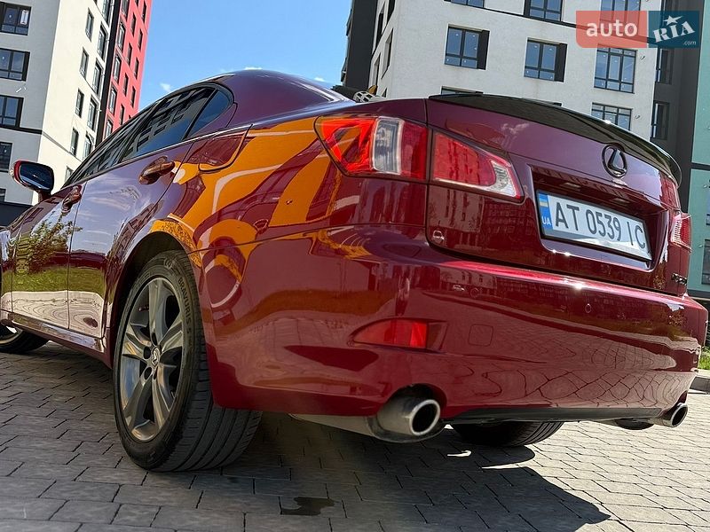 Седан Lexus IS 2013 в Ивано-Франковске