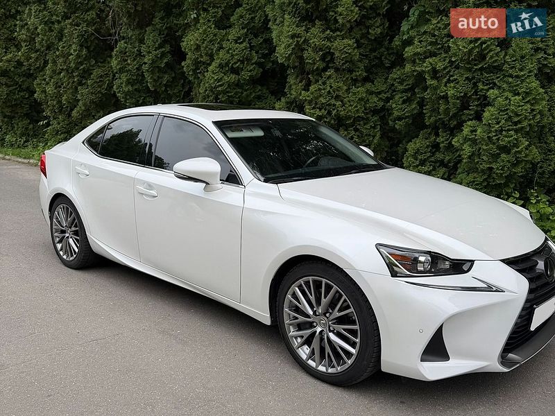 Седан Lexus IS 2018 в Ніжині