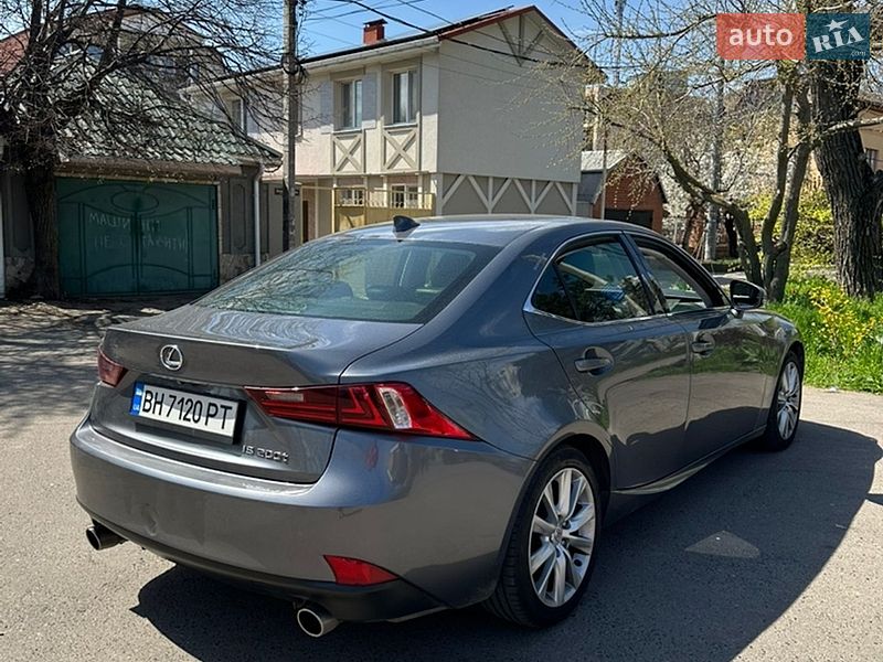 Седан Lexus IS 2016 в Одесі