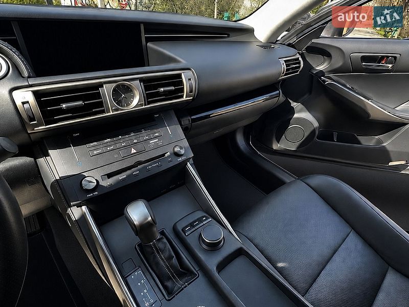 Седан Lexus IS 2016 в Одесі