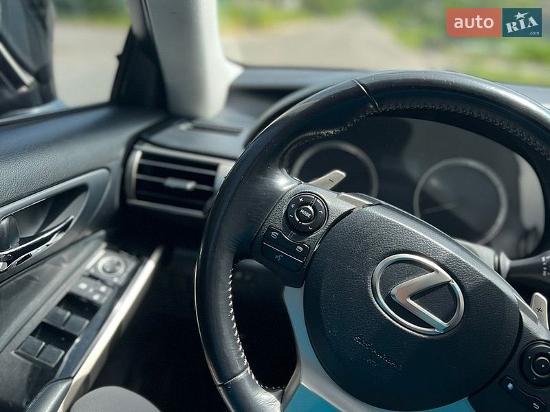 Седан Lexus IS 2014 в Черкасах