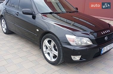 Седан Lexus IS 2002 в Гайсине