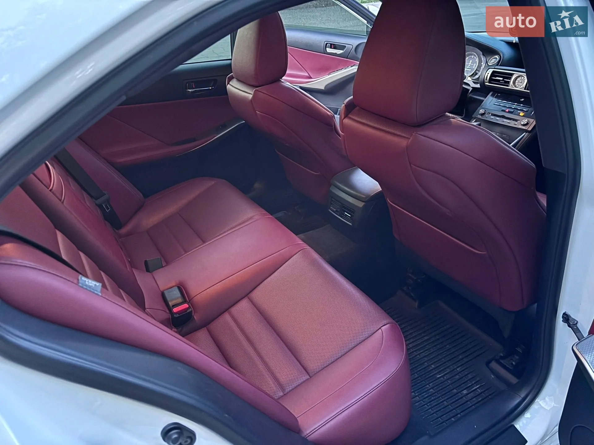 2013 Lexus IS - мініатюра 14