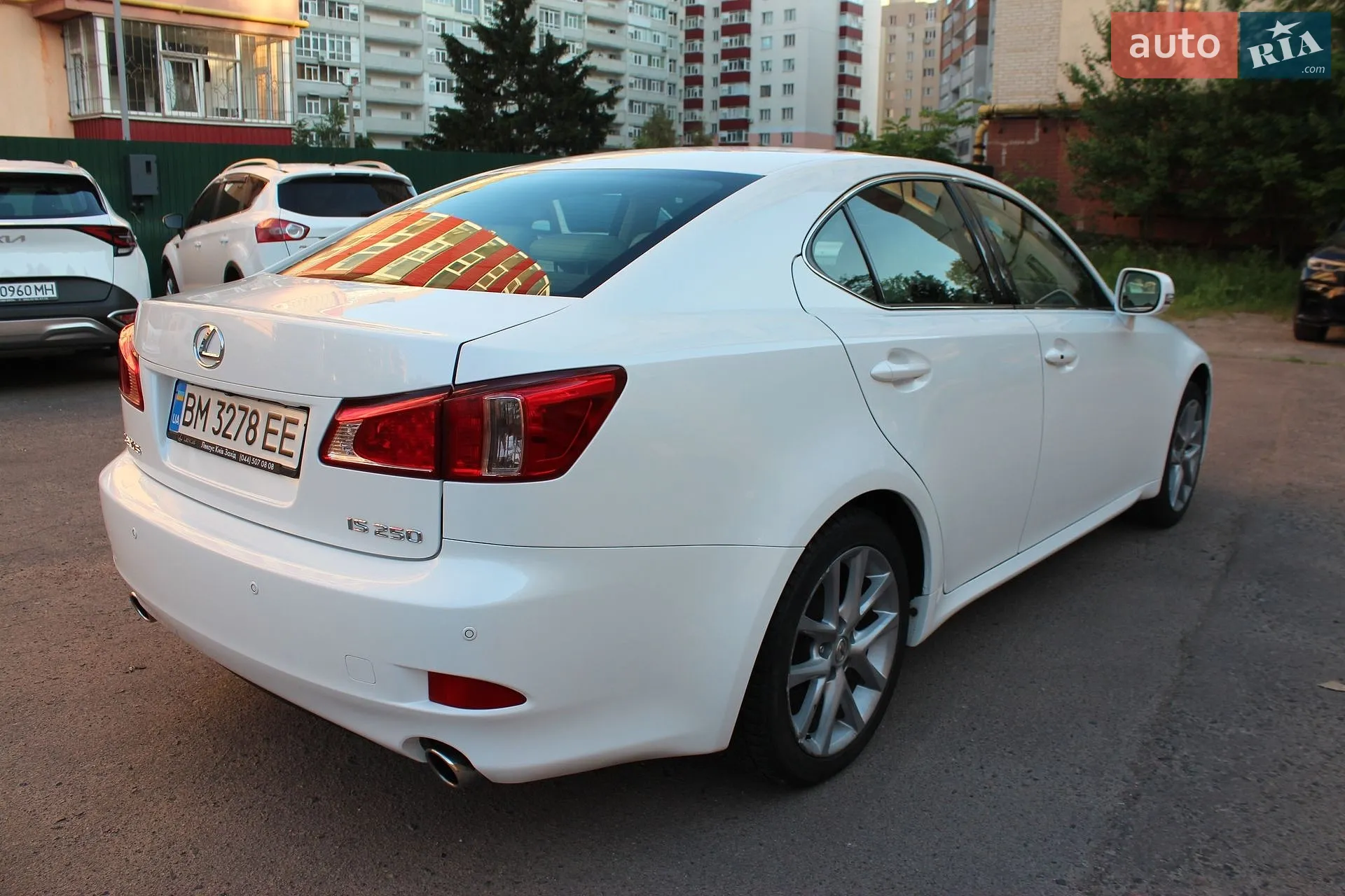 2010 Lexus IS - мініатюра 8