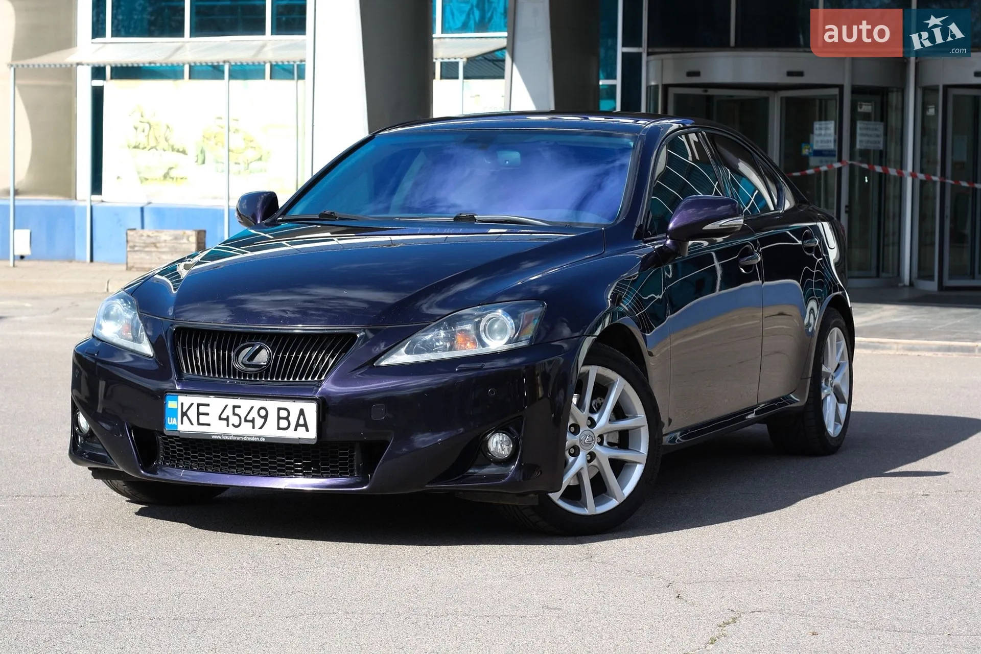 2011 Lexus IS - мініатюра 2