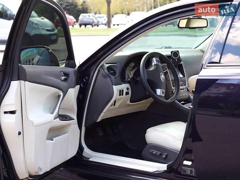 Седан Lexus IS 2011 в Кривому Розі