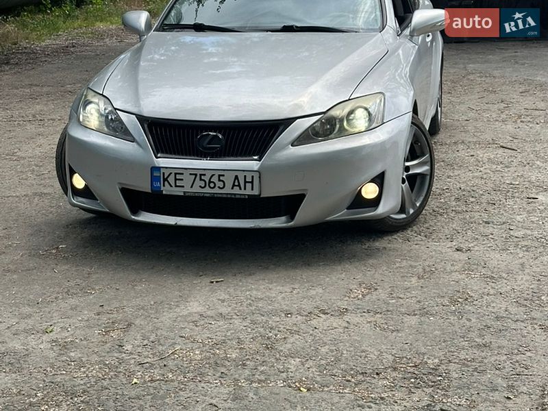 Lexus IS 2011