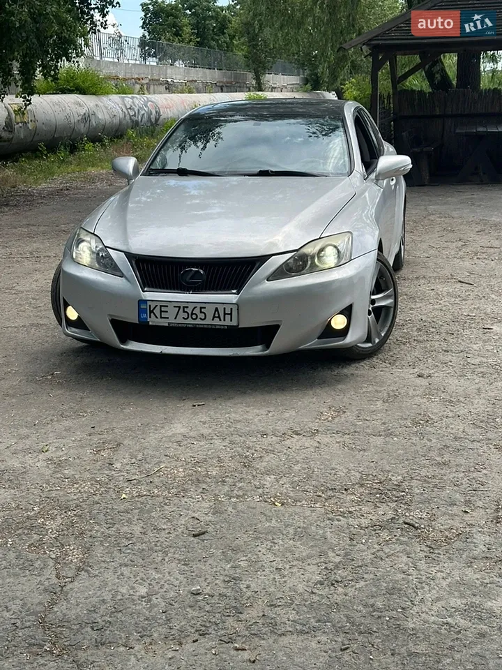 2011 Lexus IS - мініатюра 21
