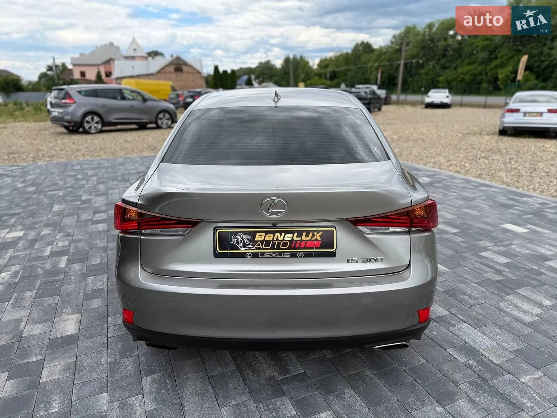 2020 Lexus IS - мініатюра 8