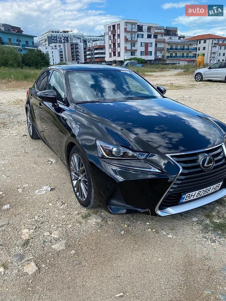 2017 Lexus IS - мініатюра 19