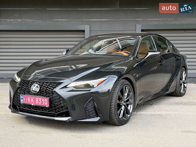 Седан Lexus IS 2023 в Києві