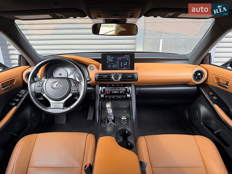 Седан Lexus IS 2023 в Києві