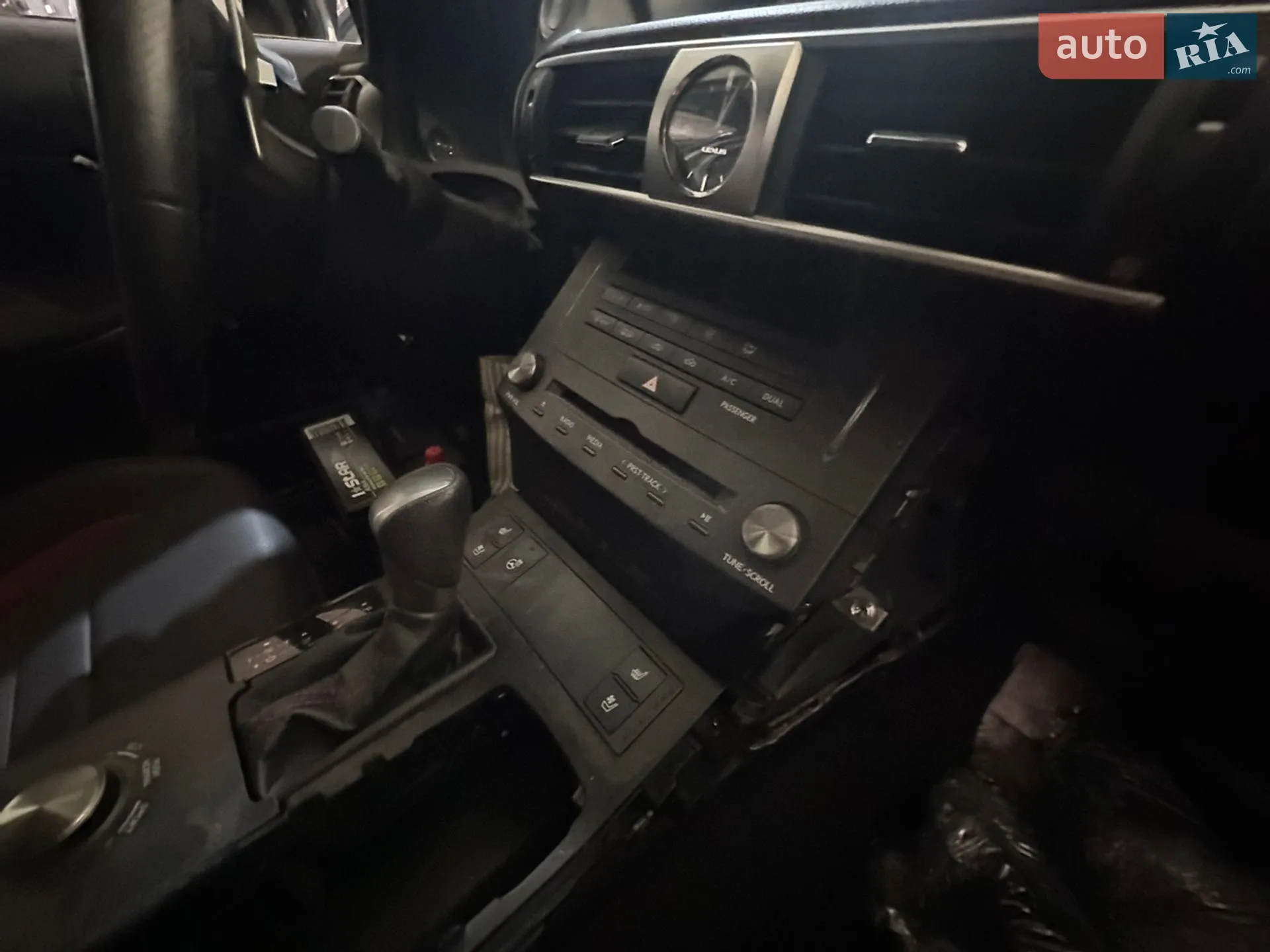 2019 Lexus IS - мініатюра 18
