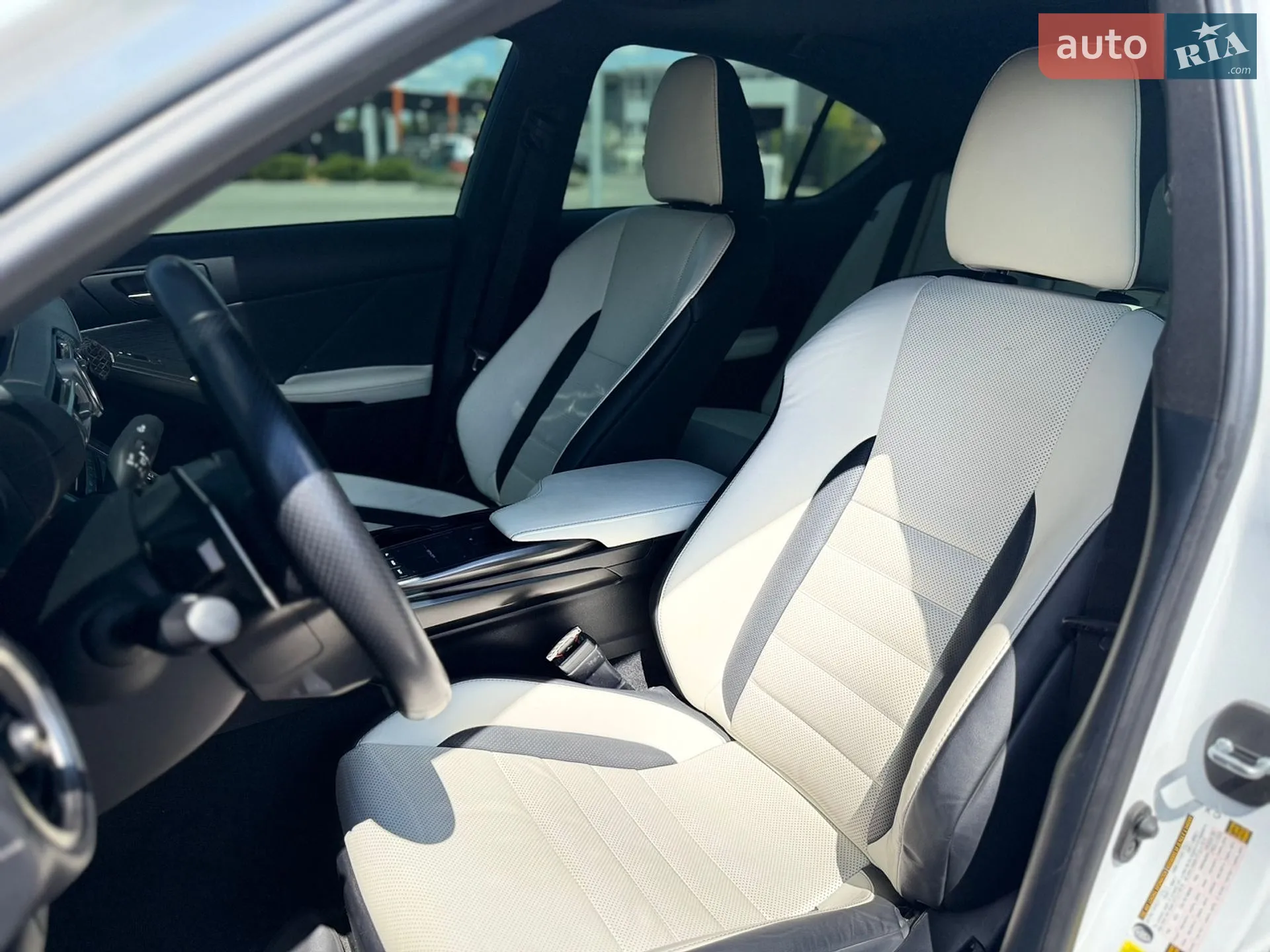2021 Lexus IS - мініатюра 9