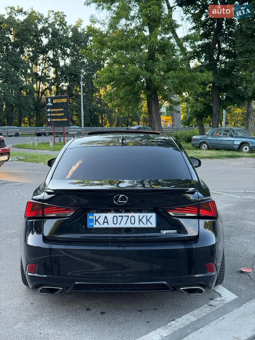 2017 Lexus IS - мініатюра 4