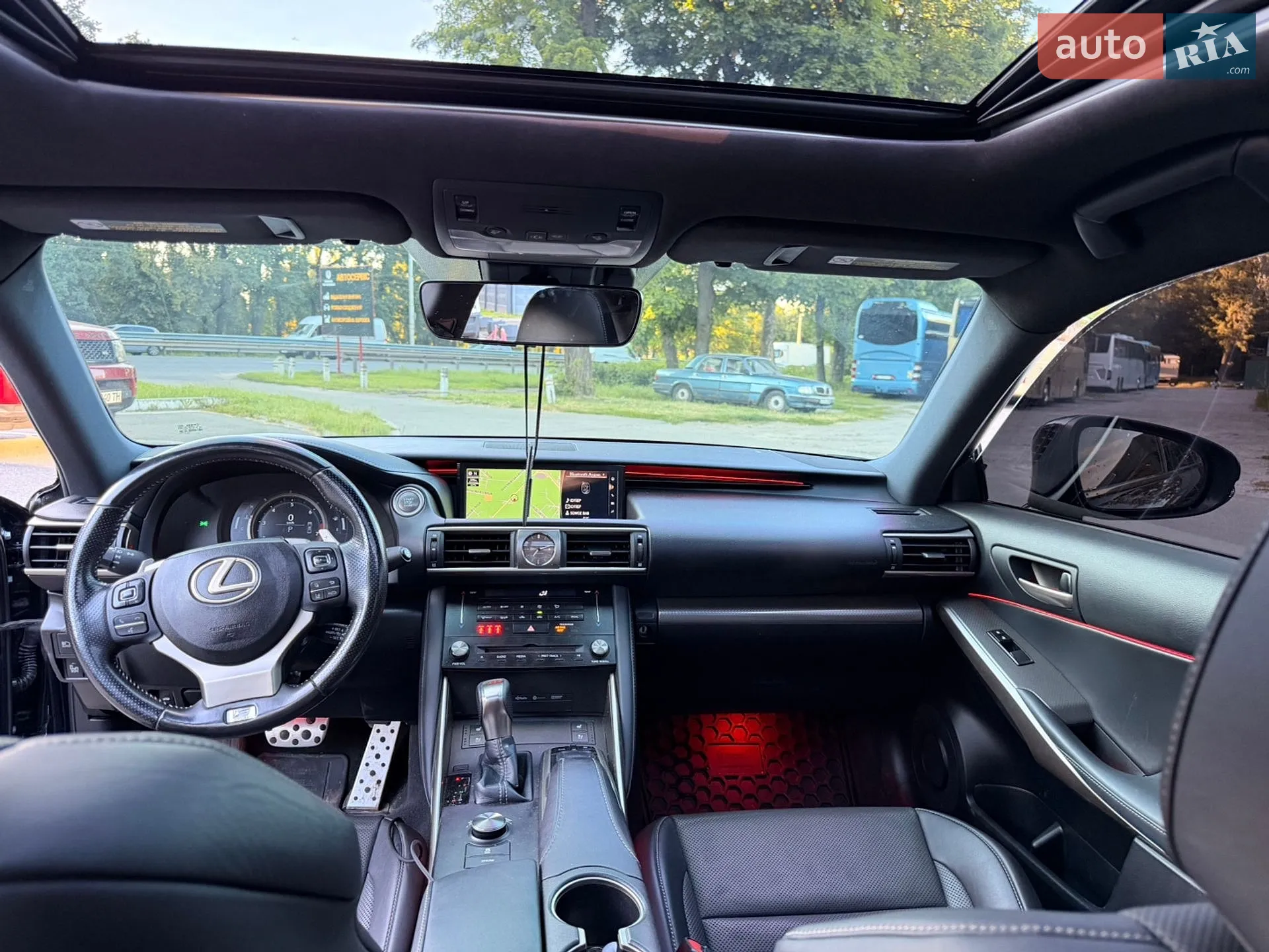 2017 Lexus IS - мініатюра 8