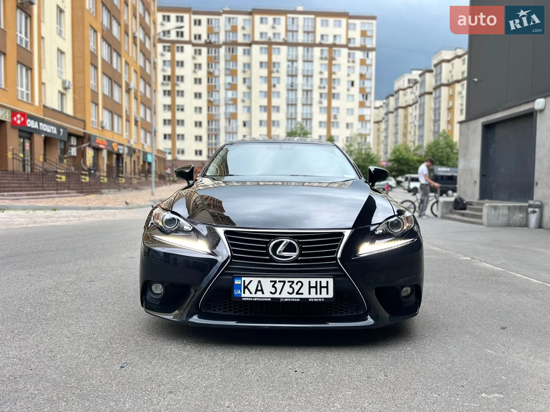 2016 Lexus IS - мініатюра 2