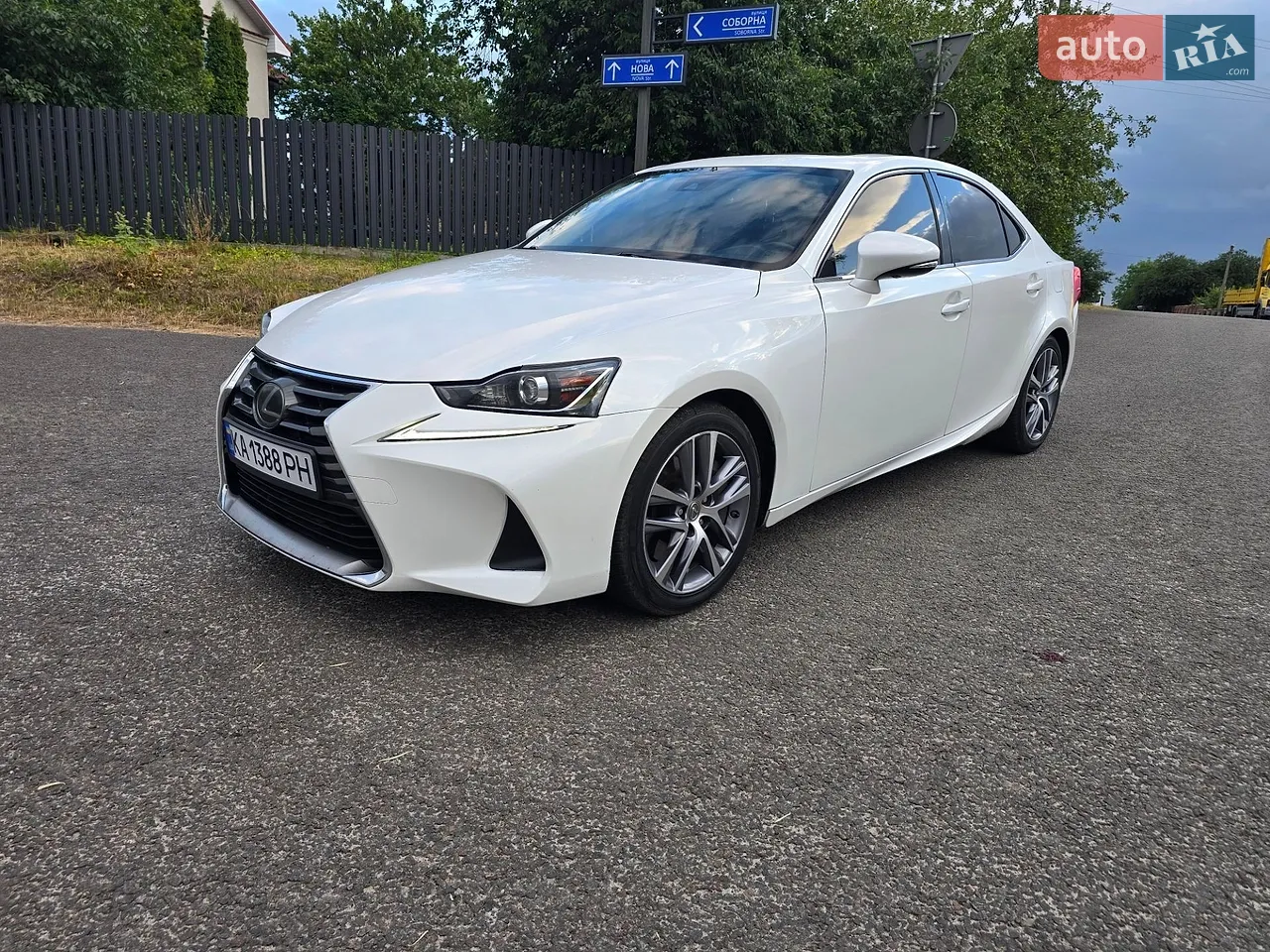 2018 Lexus IS - мініатюра 8