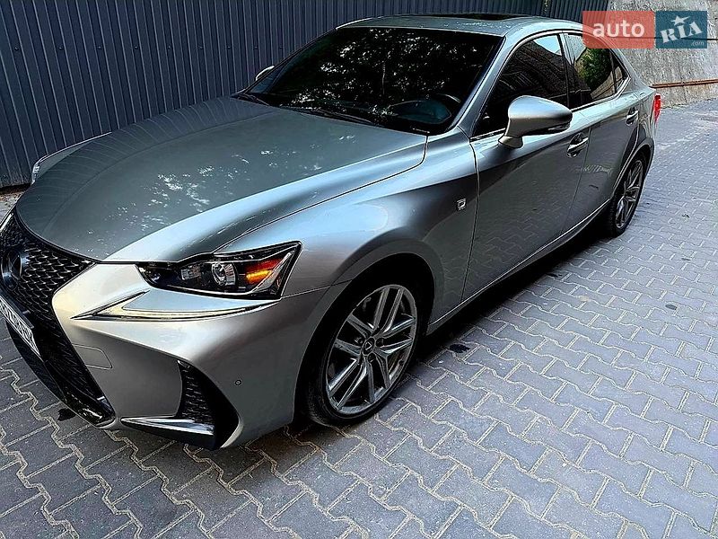 Седан Lexus IS 2018 в Хмельницком