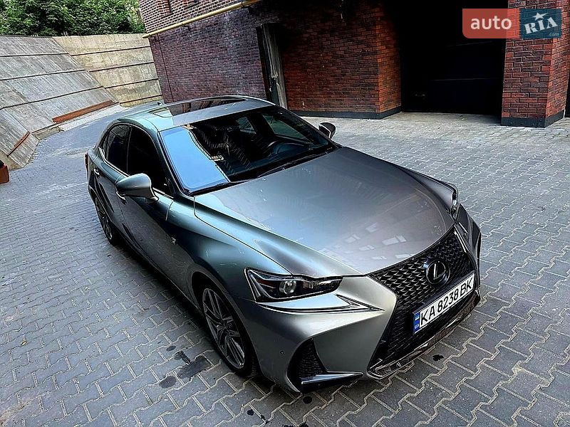 Седан Lexus IS 2018 в Хмельницком