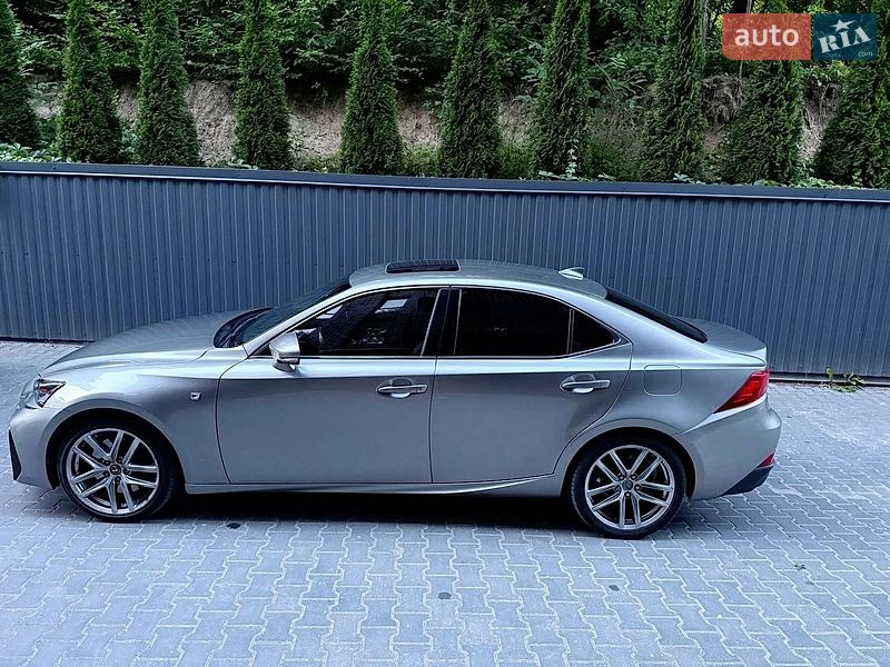 Седан Lexus IS 2018 в Хмельницком