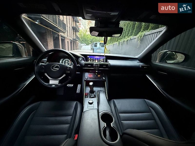 Седан Lexus IS 2018 в Хмельницком