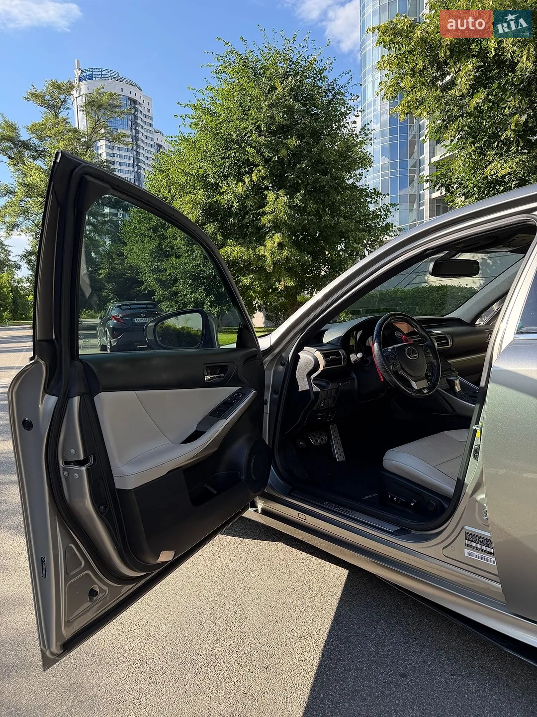 2015 Lexus IS - мініатюра 9