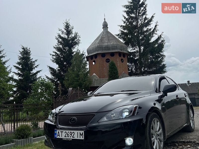 Седан Lexus IS 2006 в Тлумаче