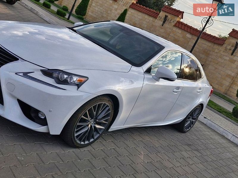 Lexus IS 2015