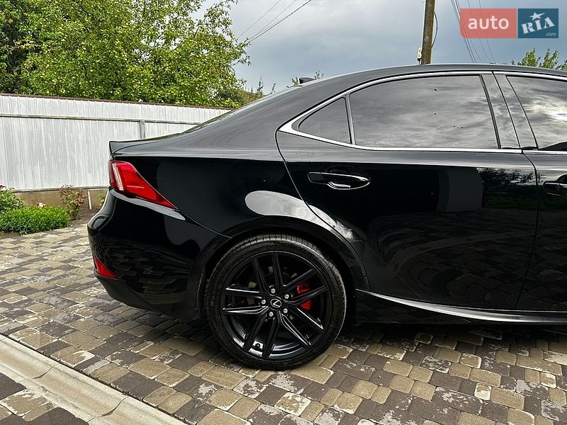Седан Lexus IS 2014 в Миргороді