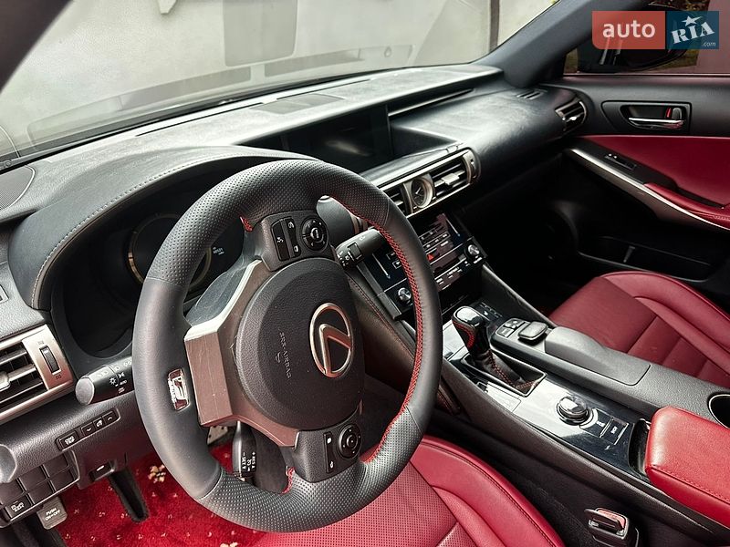 Седан Lexus IS 2014 в Миргороді