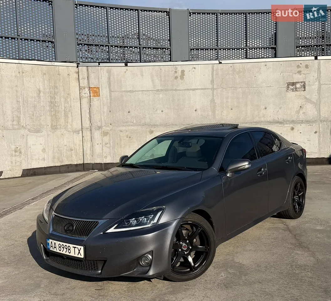 2011 Lexus IS - мініатюра 16