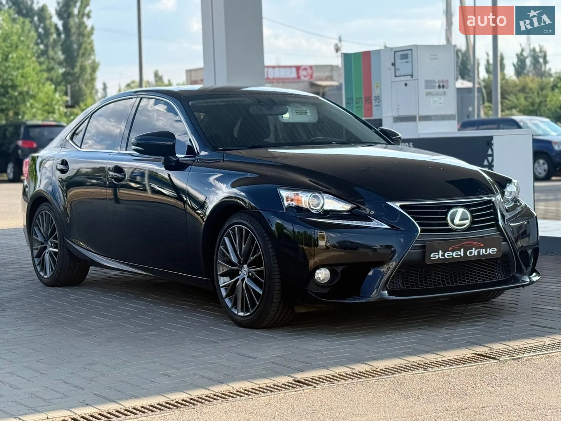 2013 Lexus IS - мініатюра 3