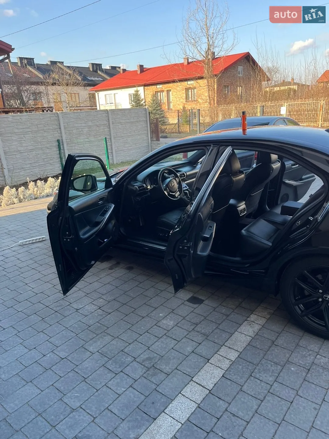 2014 Lexus IS - мініатюра 2