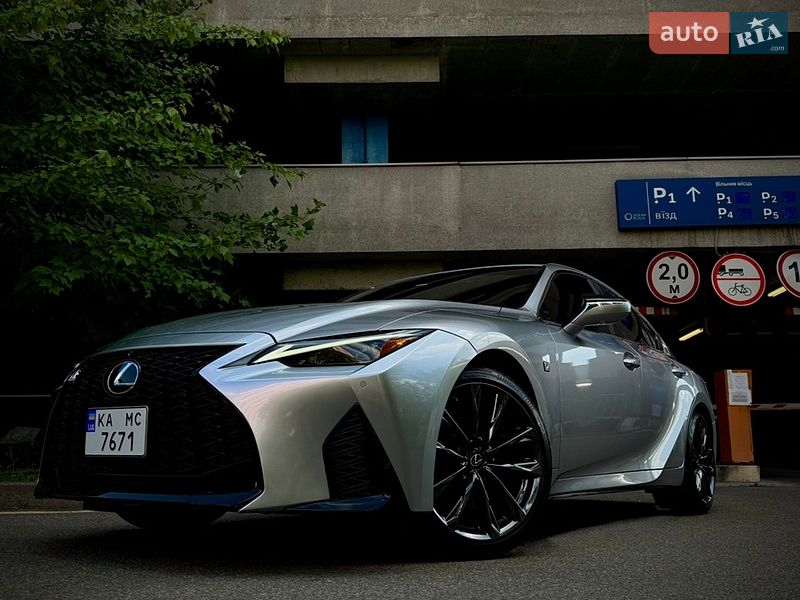 Седан Lexus IS 2022 в Киеве