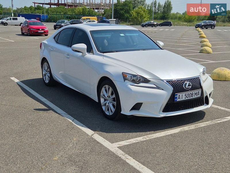 Седан Lexus IS 2015 в Києві