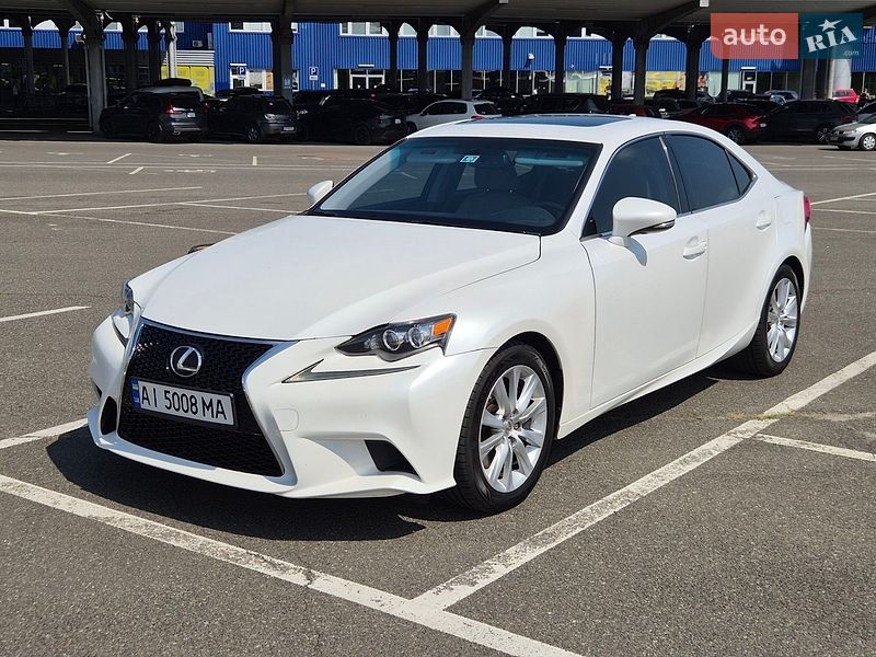 Седан Lexus IS 2015 в Києві