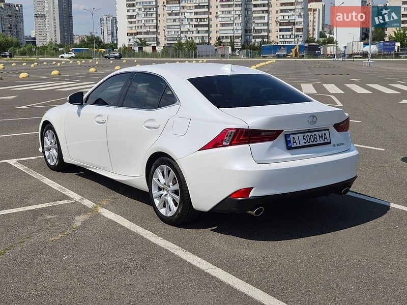 Седан Lexus IS 2015 в Києві