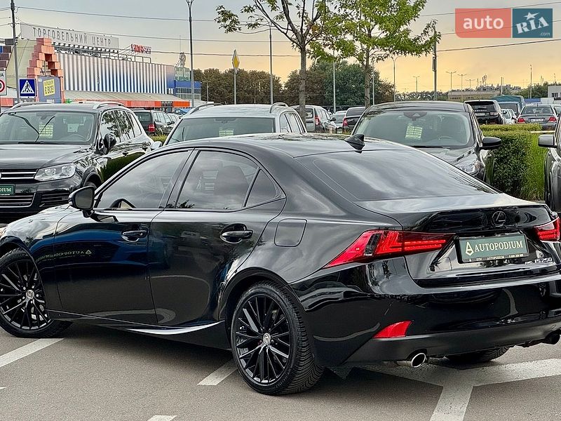 Седан Lexus IS 2014 в Киеве