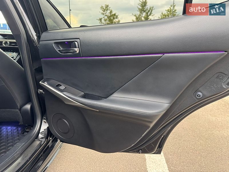 Седан Lexus IS 2014 в Киеве